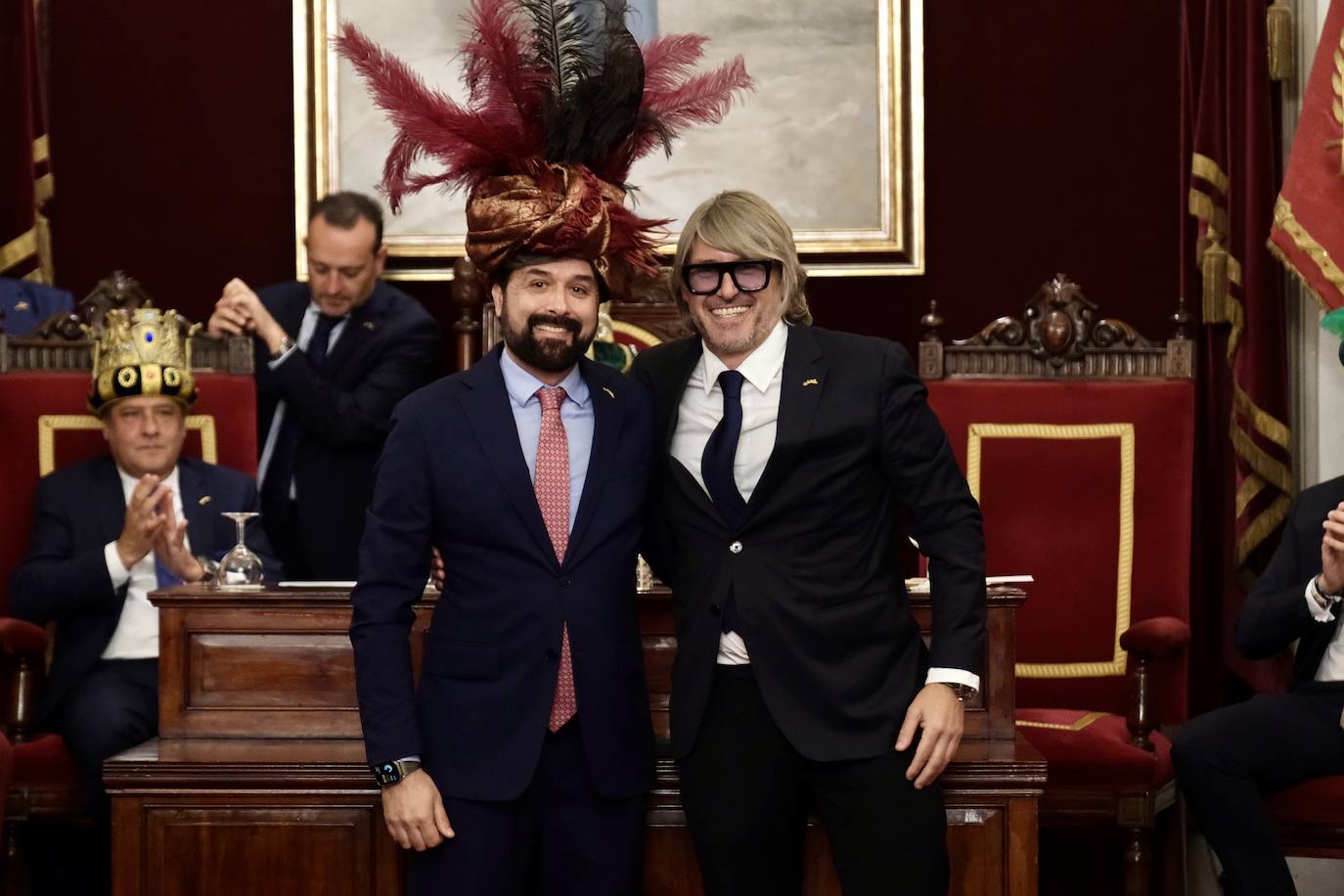 Fotos: entrega de las coronas a los Reyes Magos del año 2024