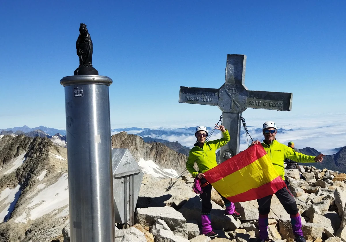 Dos jerezanos conquistan las cumbres de España con el reto 16 cimas