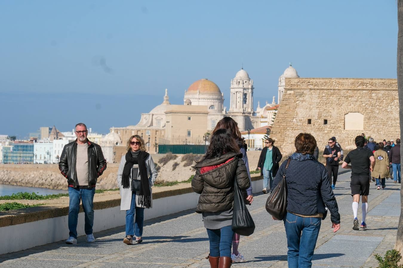 Fotos: Cádiz celebra la Navidad con un sol espléndido