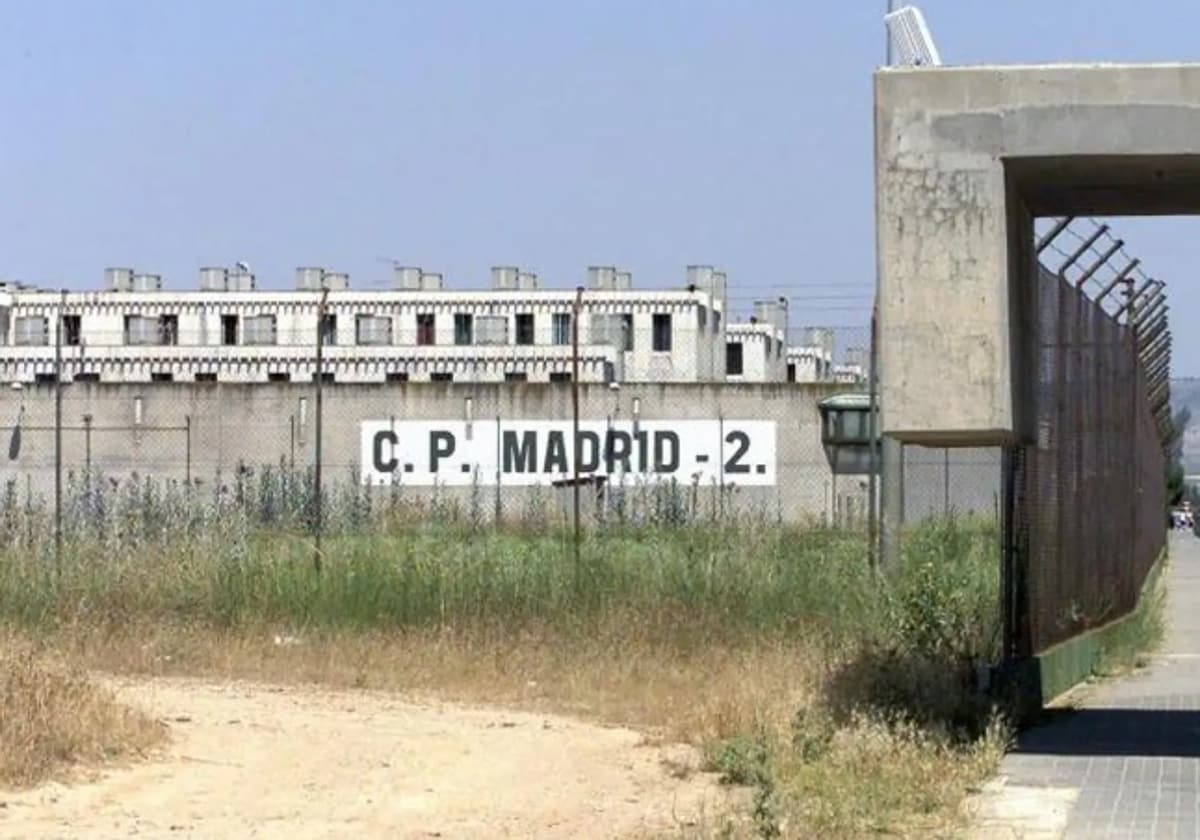 Exterior del centro penitenciario de Alcalá Meco.