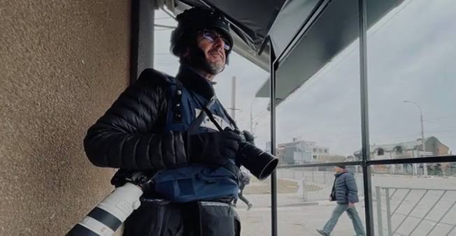 9 de mayo. Emilio Morenatti ganó su segundo Pulitzer por la cobertura realizada en Ucrania durante la invasión rusa. El fotoperiodista jerezano mostró la cruda realidad con su objetivo y se hizo merecedor de uno de los galardones más prestigiosos del mundo y que ya consiguió en 2021 por fotografiar la lucha contra el Covid.