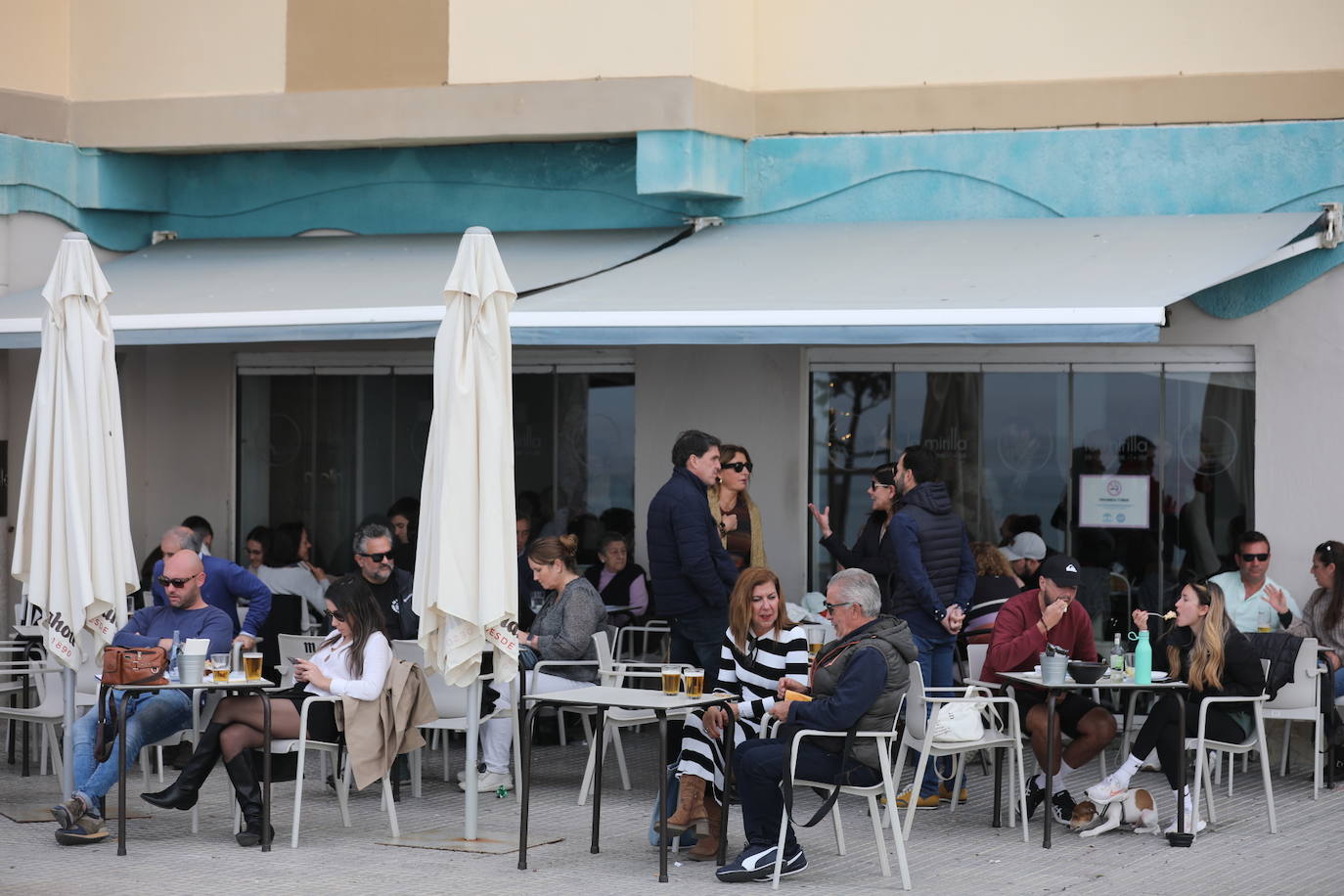 Cádiz estrena 2024 con un ambiente relajado