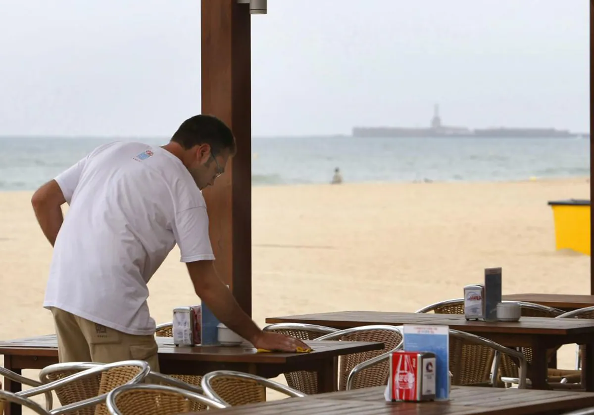 La hostelería sigue marcando el rumbo laboral en Cádiz