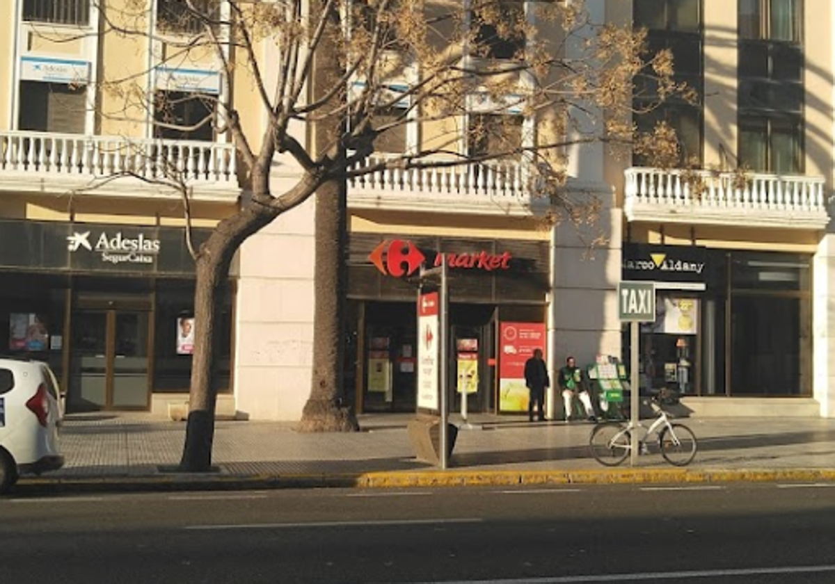 Supermercado Carrefour en la avenida de Andalucía de la capital gaditana