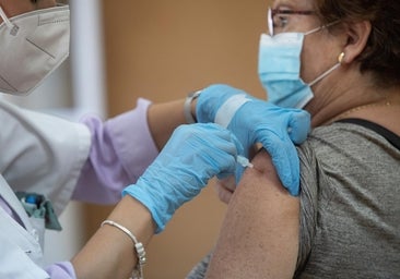 La gripe y la COVID pegan fuerte en Cádiz y Sanidad ya recomienda usar mascarilla en aglomeraciones en espacios interiores