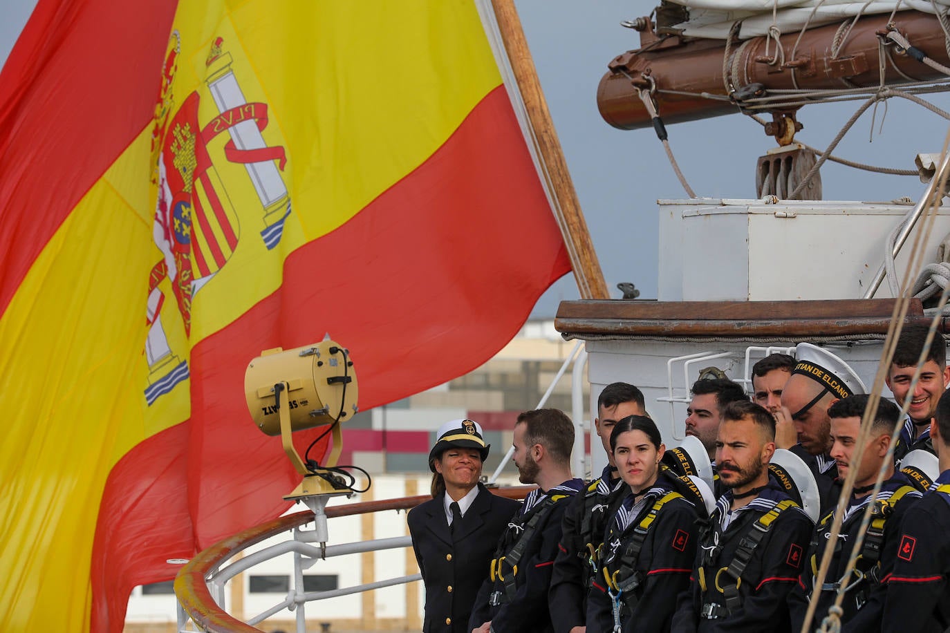 Fotos: Adiós al buque Juan Sebastián de Elcano, el embajador de Cádiz inicia un nuevo crucero de instrucción