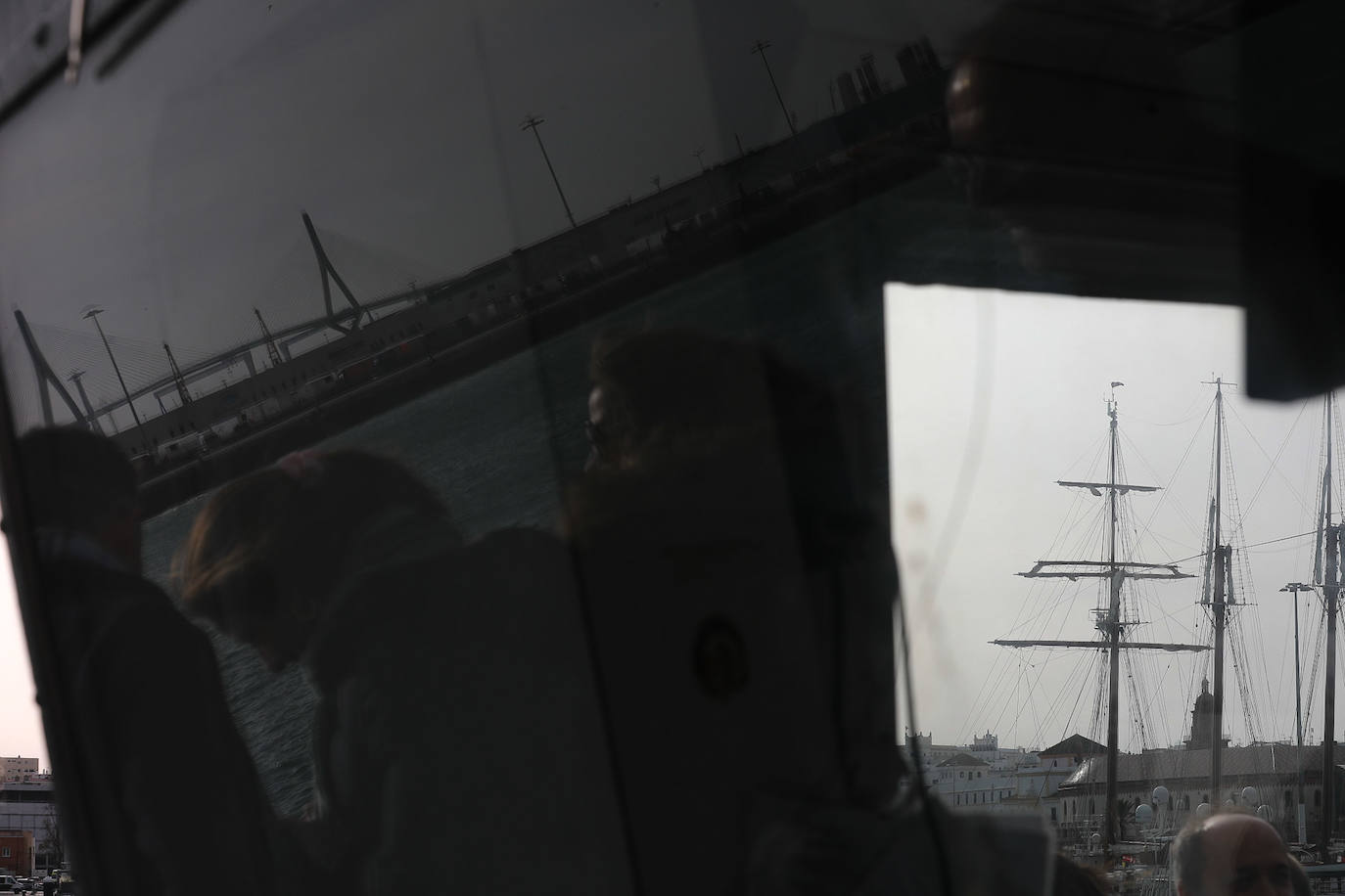 Fotos: Adiós al buque Juan Sebastián de Elcano, el embajador de Cádiz inicia un nuevo crucero de instrucción