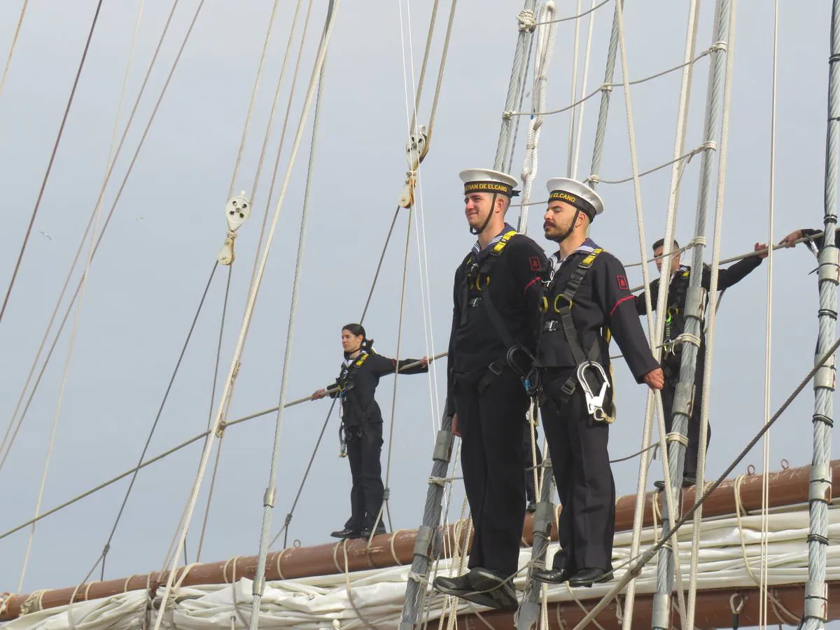 Fotos: Salida del buque Juan Sebastián de Elcano en su 96 crucero de instrucción
