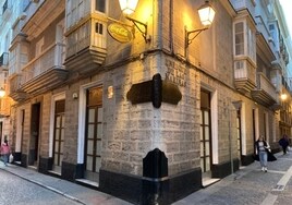 La nueva vida del local del mítico Bar Las Palomas de Cádiz, famoso por su ensaladilla