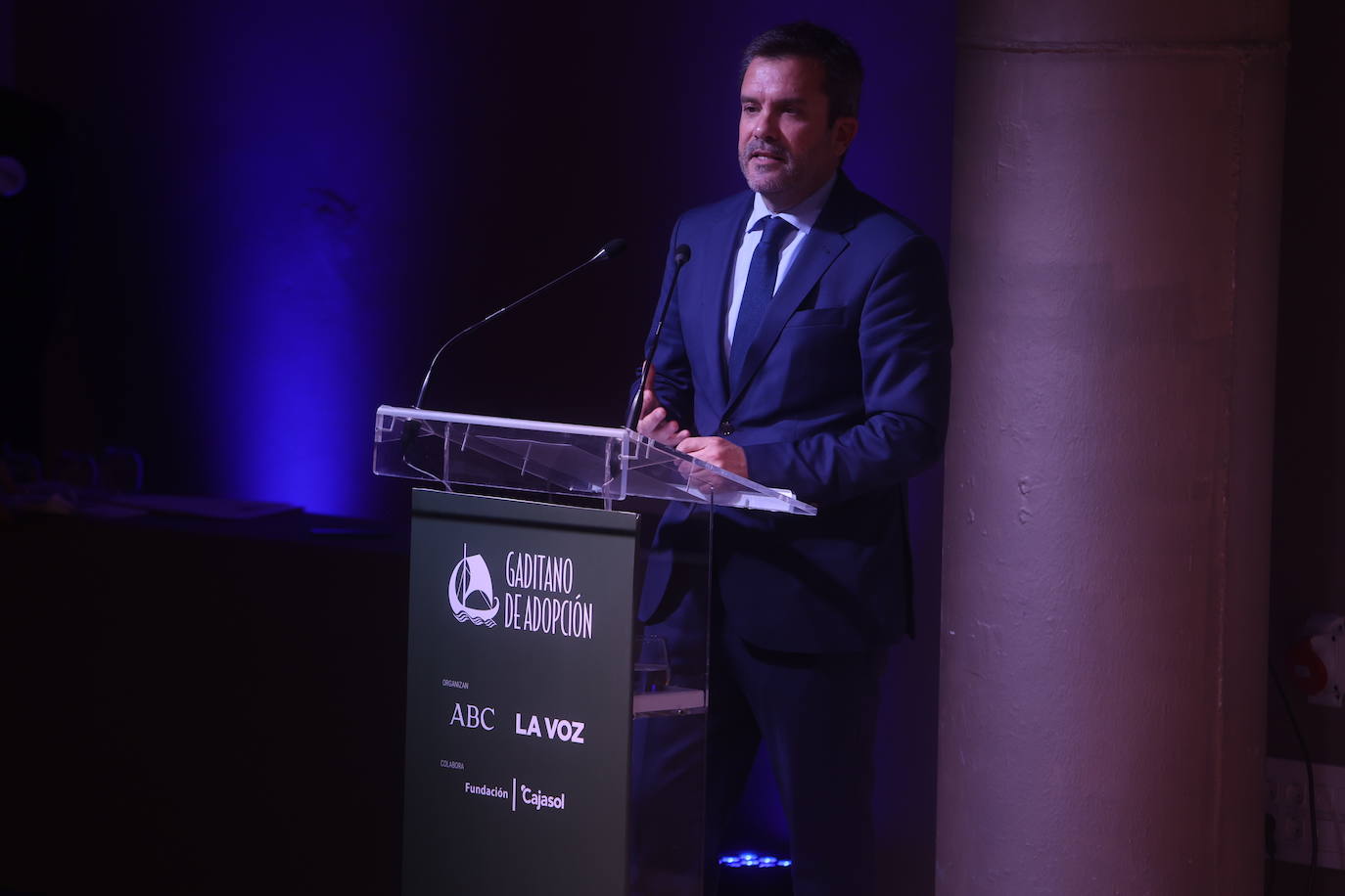 Así ha sido la entrega del premio Gaditano de Adopción a Borja Prado Eulate en Cádiz