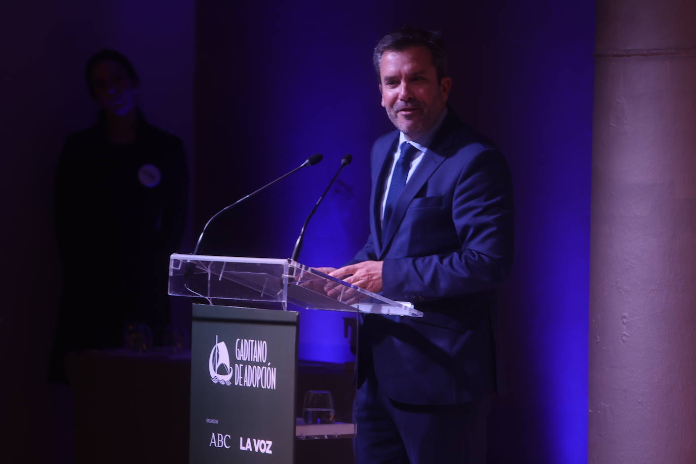 Así ha sido la entrega del premio Gaditano de Adopción a Borja Prado Eulate en Cádiz