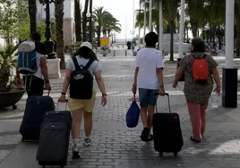 Del no a la abstención del equipo de Gobierno para la implantación de una tasa turística en Cádiz