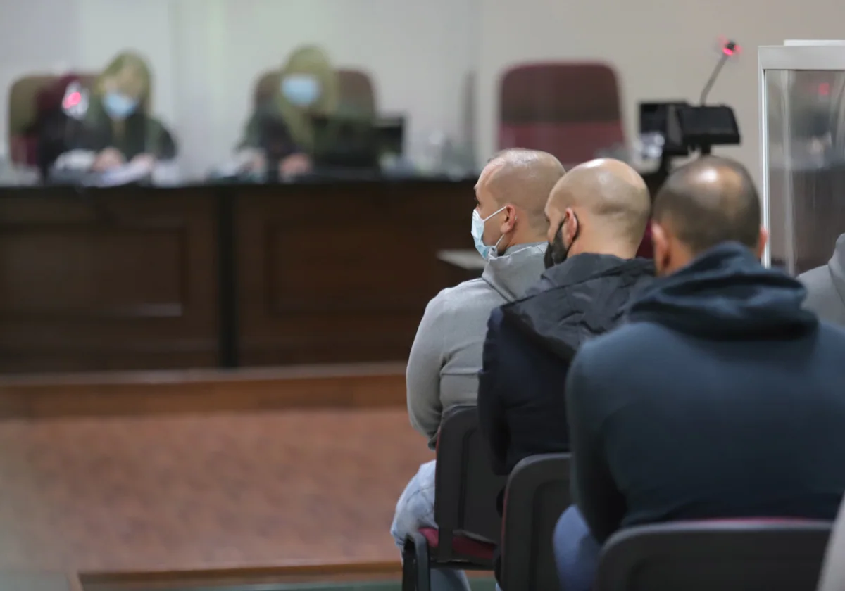 Los hermanos Tejón, en el banquillo durante un juicio en la Audiencia Provincial en 2022.