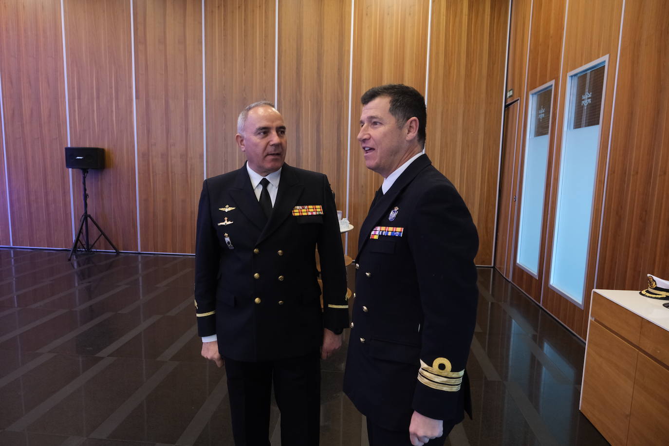 Fotos: Entrada de los invitados a La Mirada Económica de LA VOZ y ABC con Julián Quirós