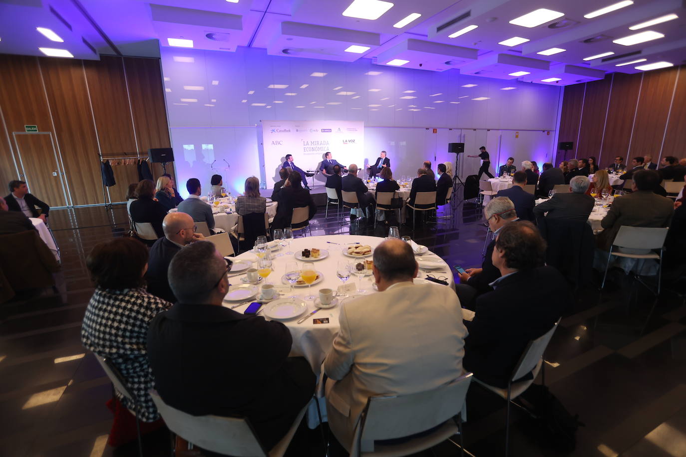 Fotos: Así ha sido el debate sobre actualidad y periodismo en La Mirada Económica con Julián Quirós, Alberto García Reyes e Ignacio Moreno