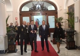 Bruno García recibe en el Ayuntamiento al embajador de Perú