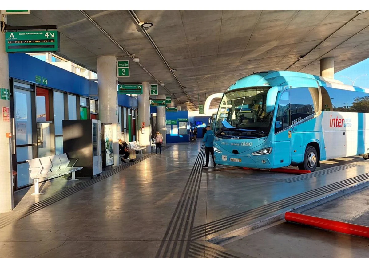 La Junta adjudica una nueva concesión de servicios para la estación de autobuses de Cádiz.