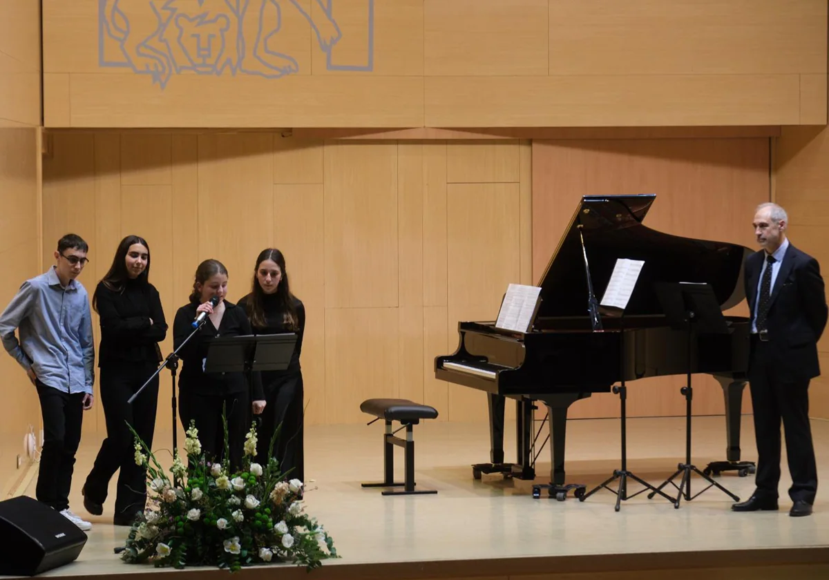 Momento del homenaje en el Conservatorio Manuel de Falla