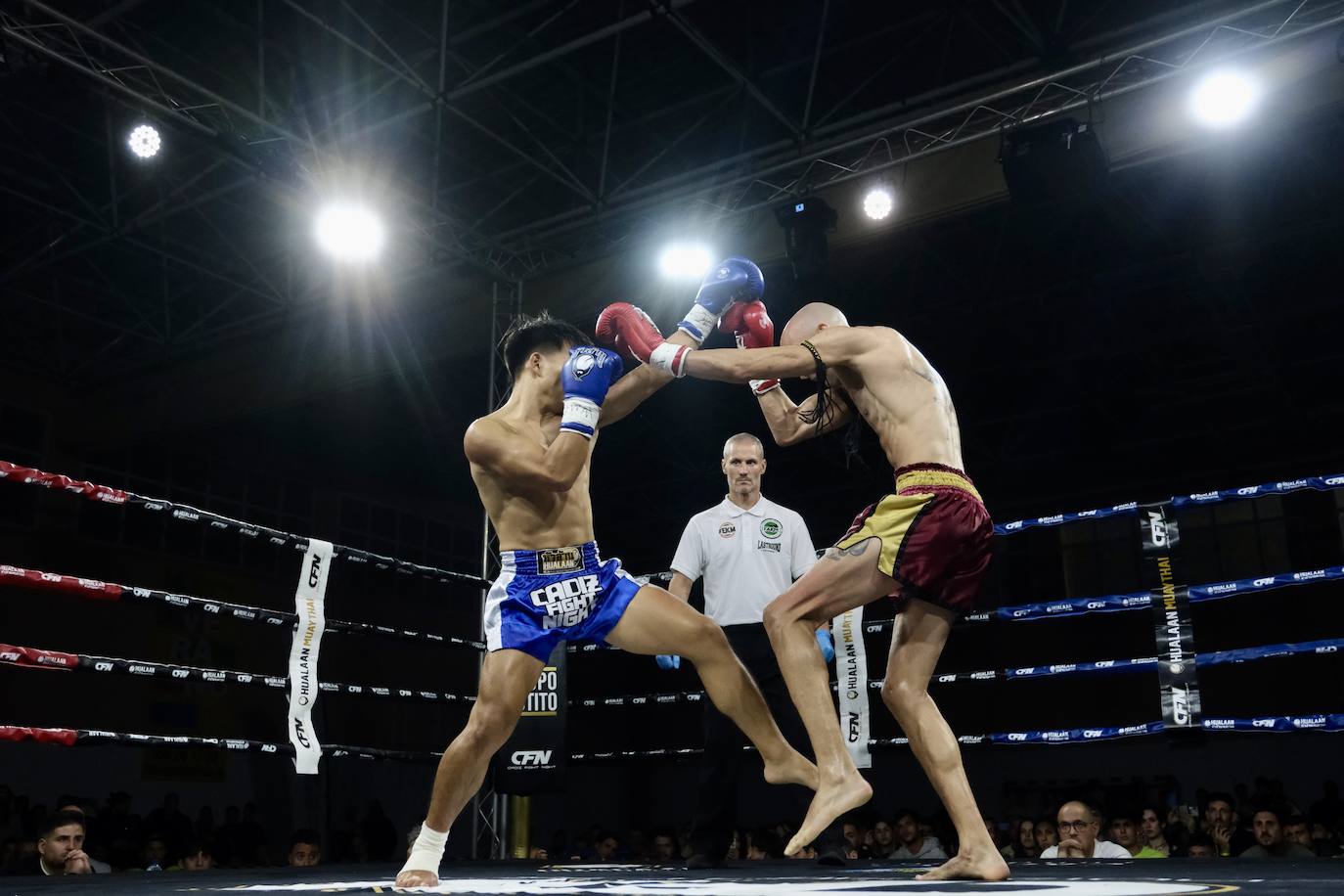 Fotos: Carlos Coello se convierte en tetracampeón mundial al vencer al tailandés Jatuphon Raksapa