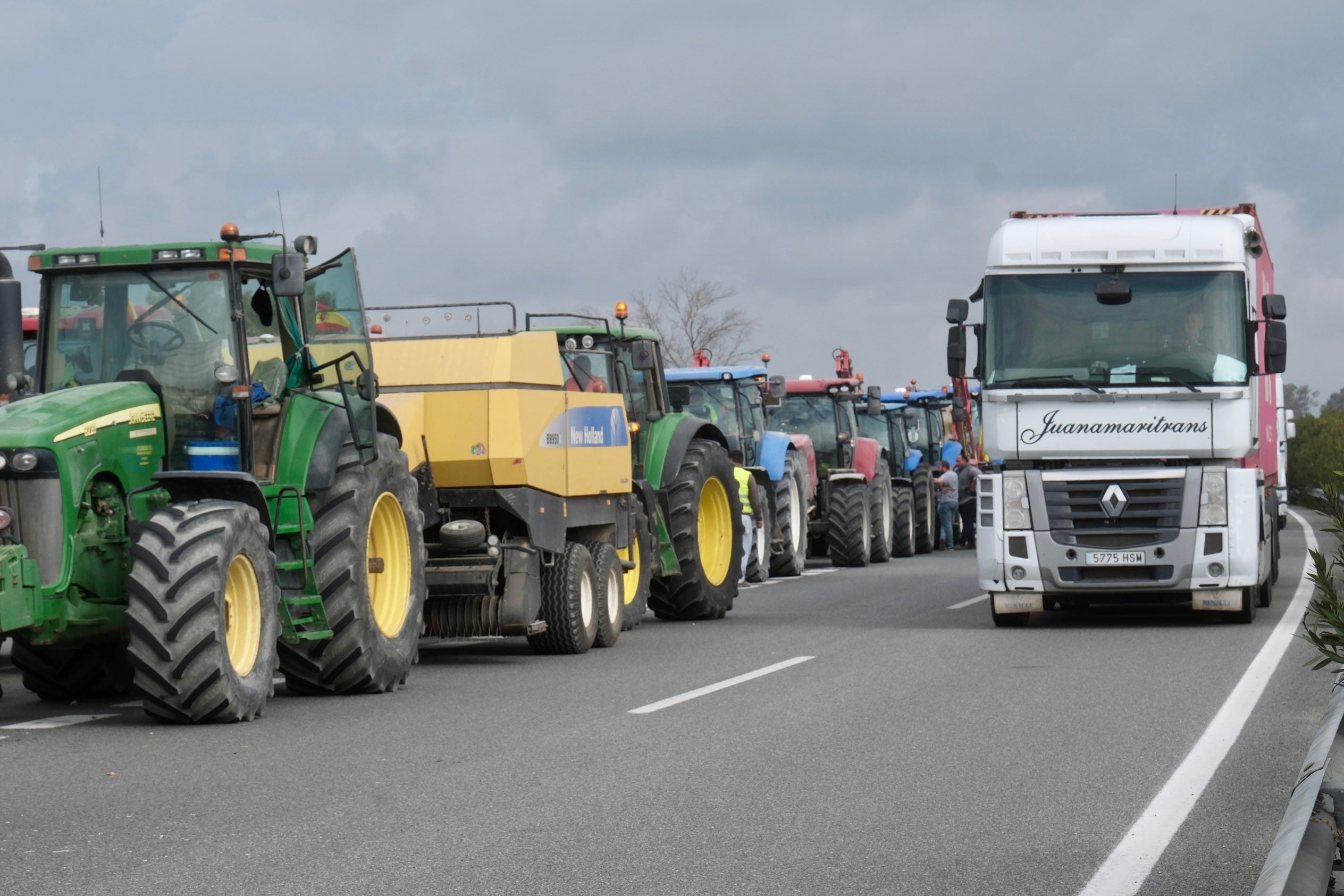 Fotos: Así ha sido la segunda jornada de movilizaciones de agricultores y ganaderos en Jerez