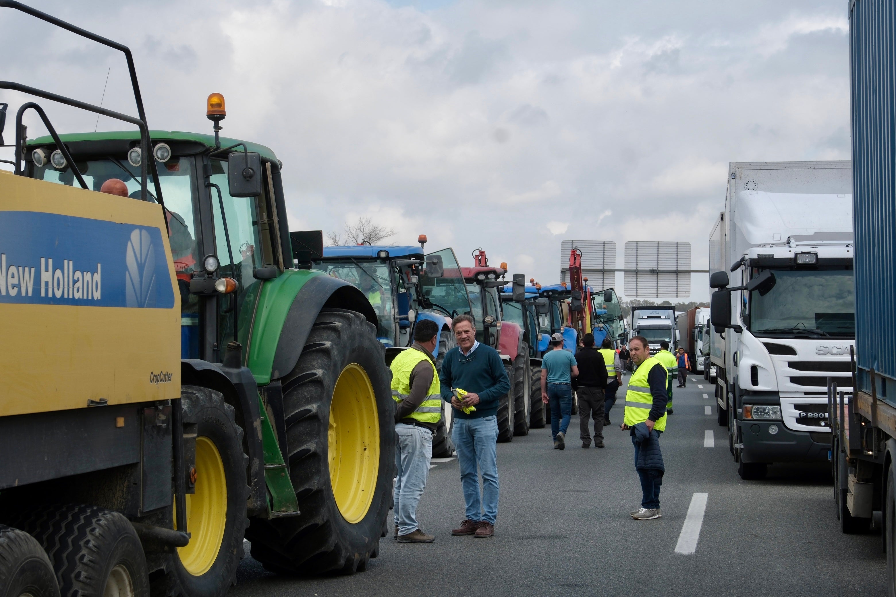 Fotos: Así ha sido la segunda jornada de movilizaciones de agricultores y ganaderos en Jerez