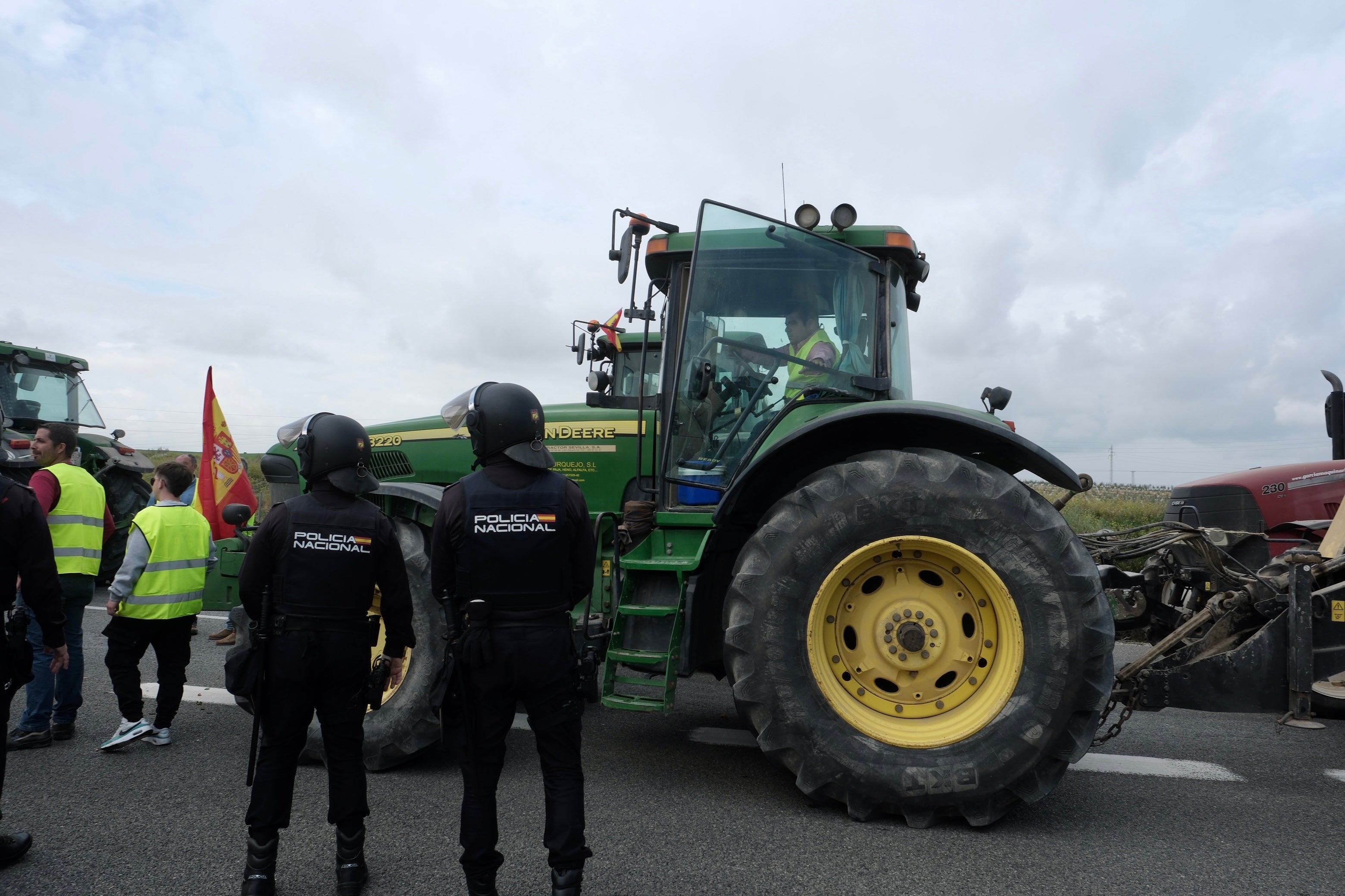 Fotos: Así ha sido la segunda jornada de movilizaciones de agricultores y ganaderos en Jerez