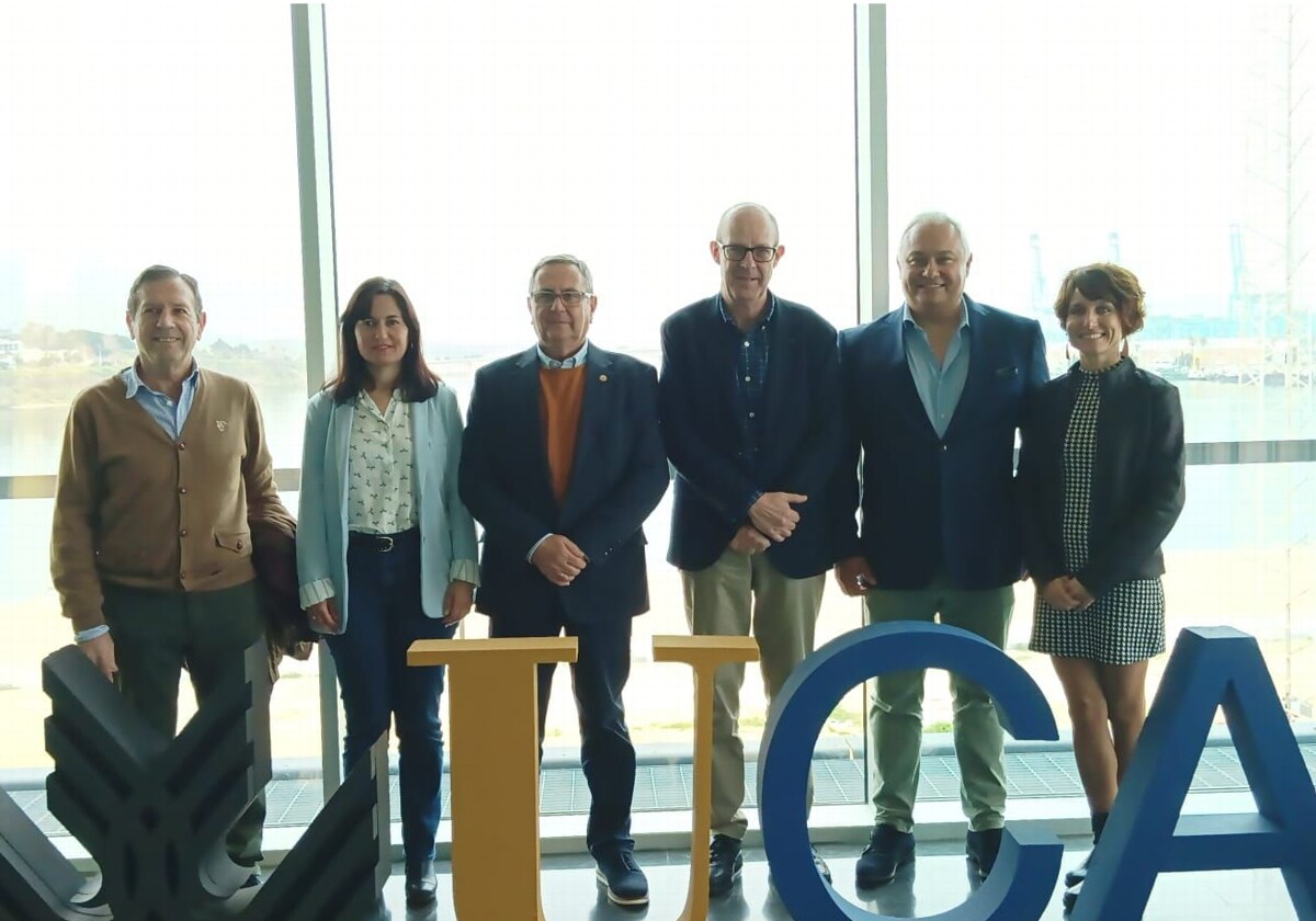 El Decano de COGITI Cádiz, Domingo Villero, se reúne con los investigadores principales de los grupos de investigación de la ETS de Algeciras en UCA SEA