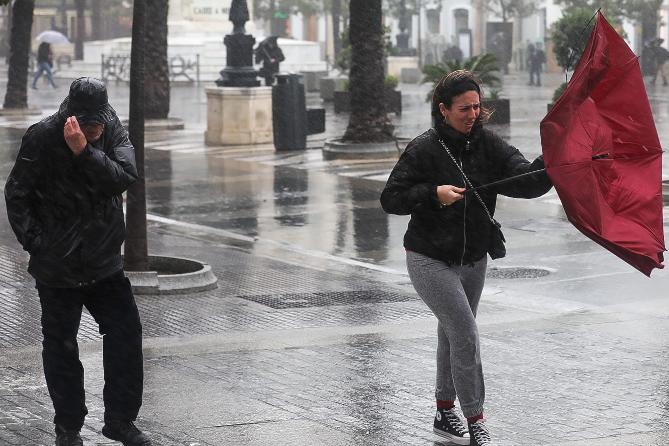 Fotos: La borrasca Karlotta azota con fuerza a Cádiz