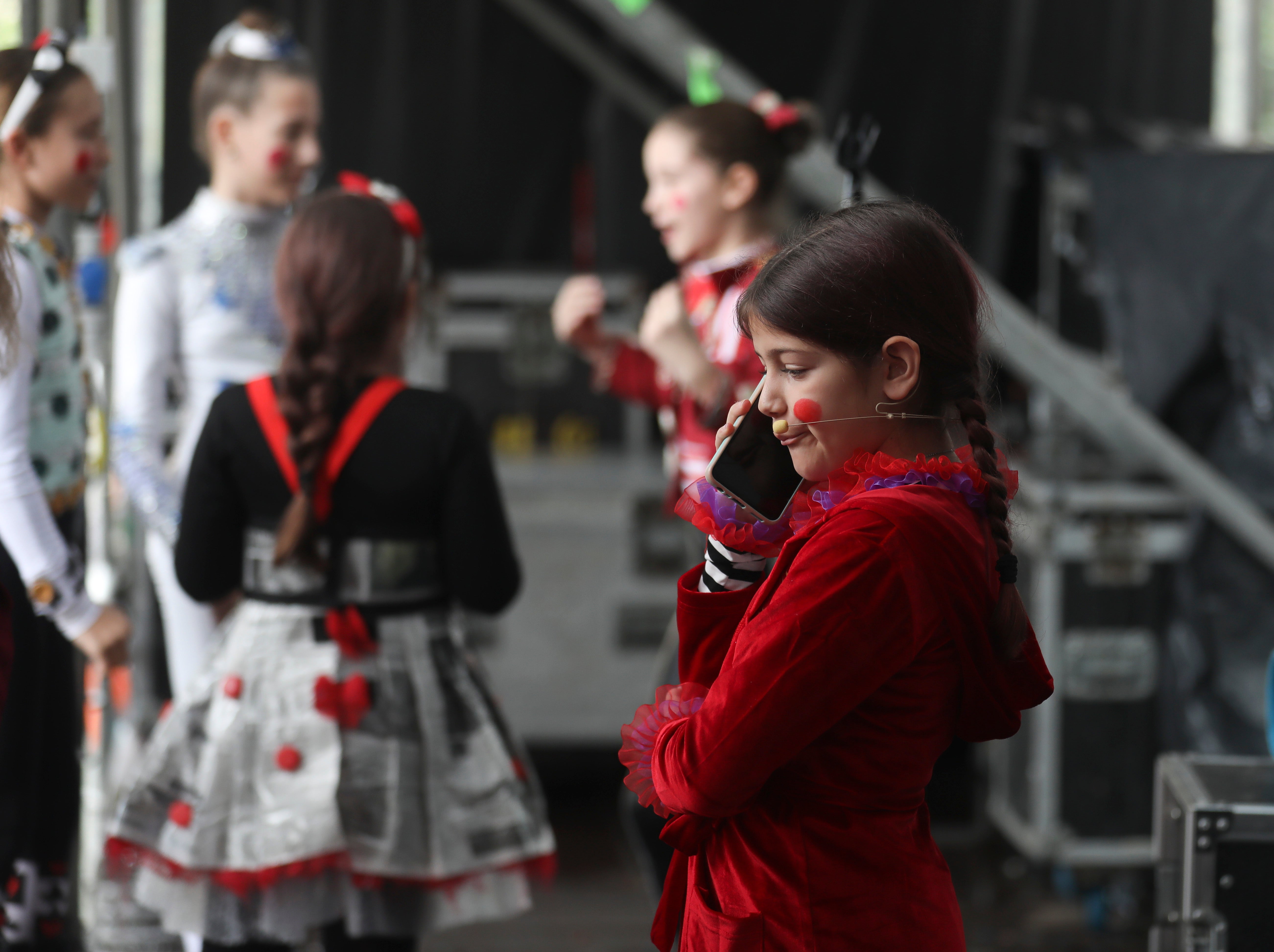Fotos: Las imágenes del lunes de Carnaval en Cádiz marcado por la lluvia