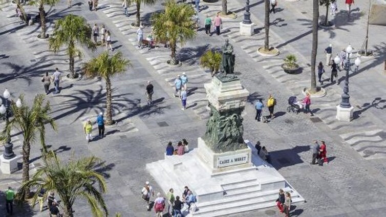 «¡Nos vemos en Moret!»: sitios en los que queda la gente en Cádiz