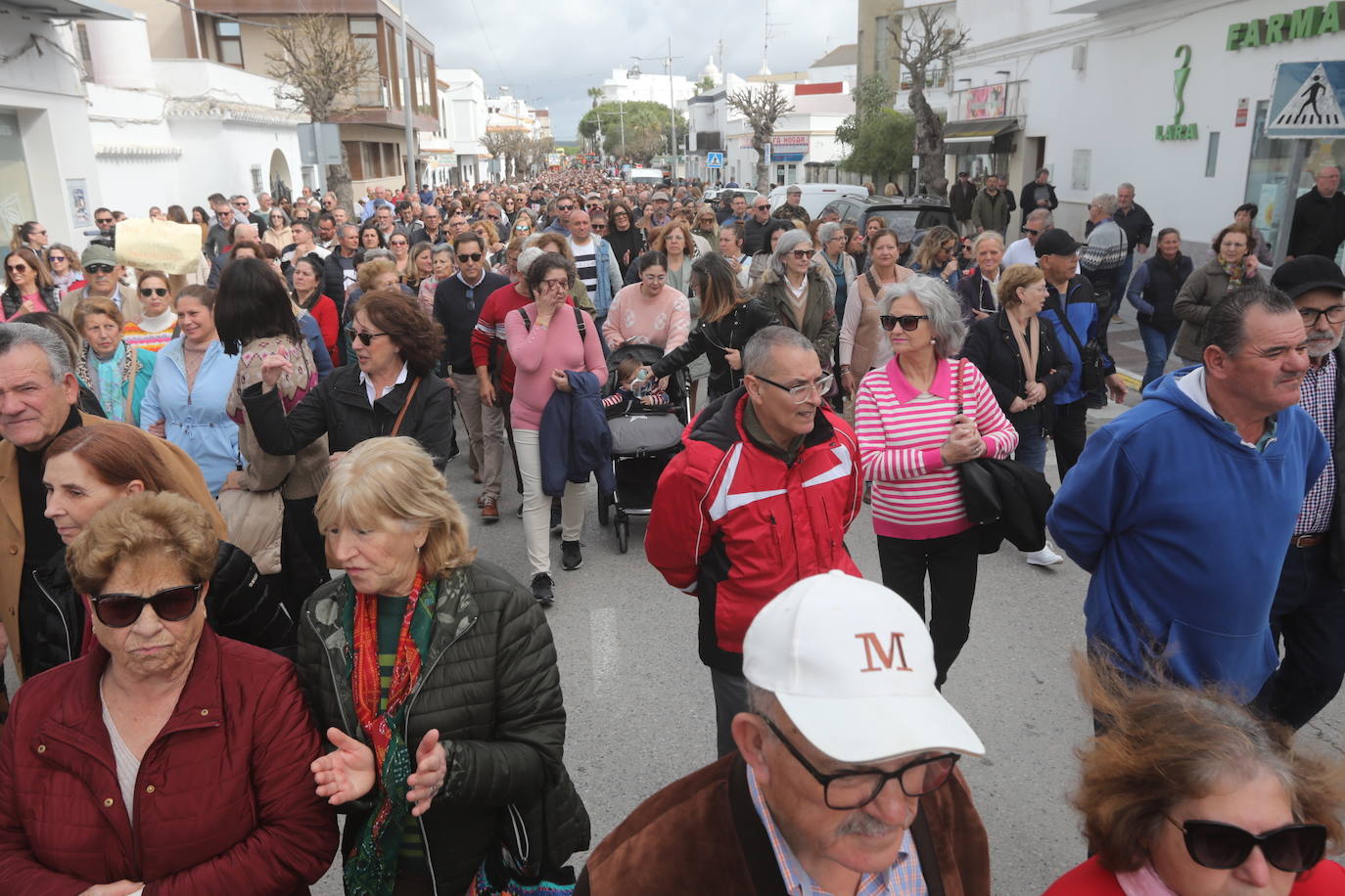 Fotos: Barbate se echa a la calle
