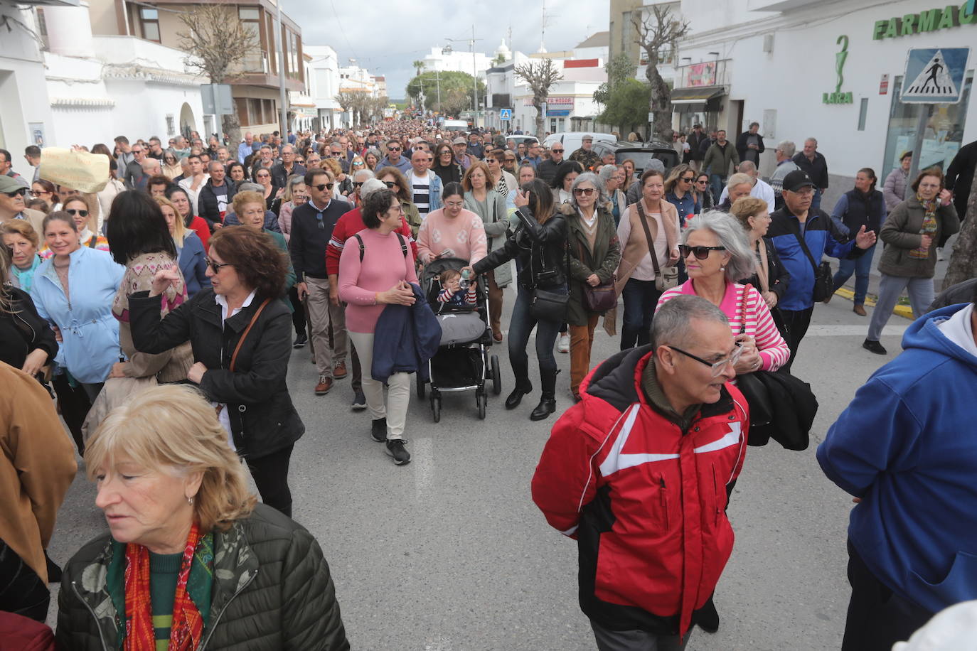 Fotos: Barbate se echa a la calle
