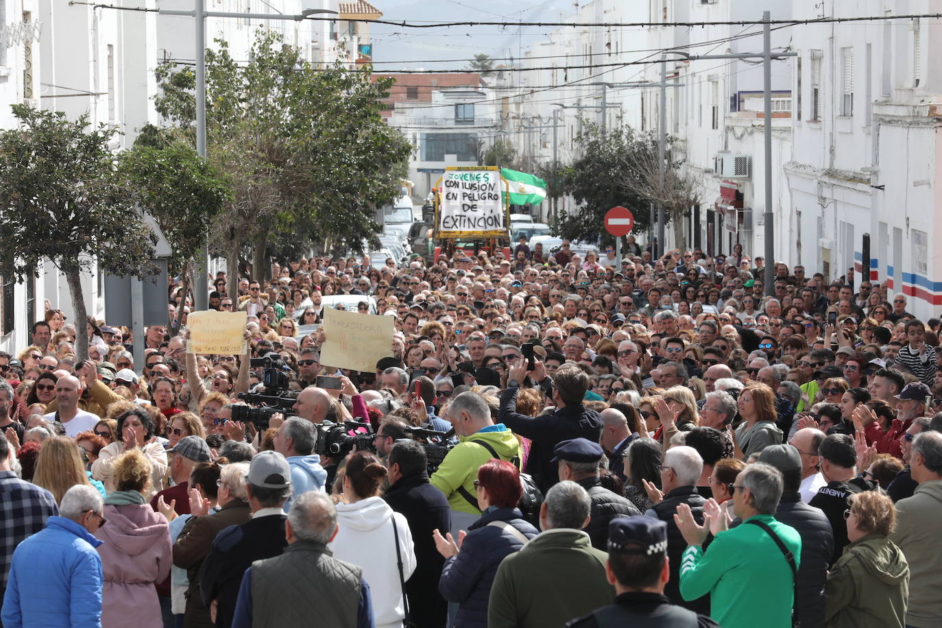 Fotos: Barbate se echa a la calle