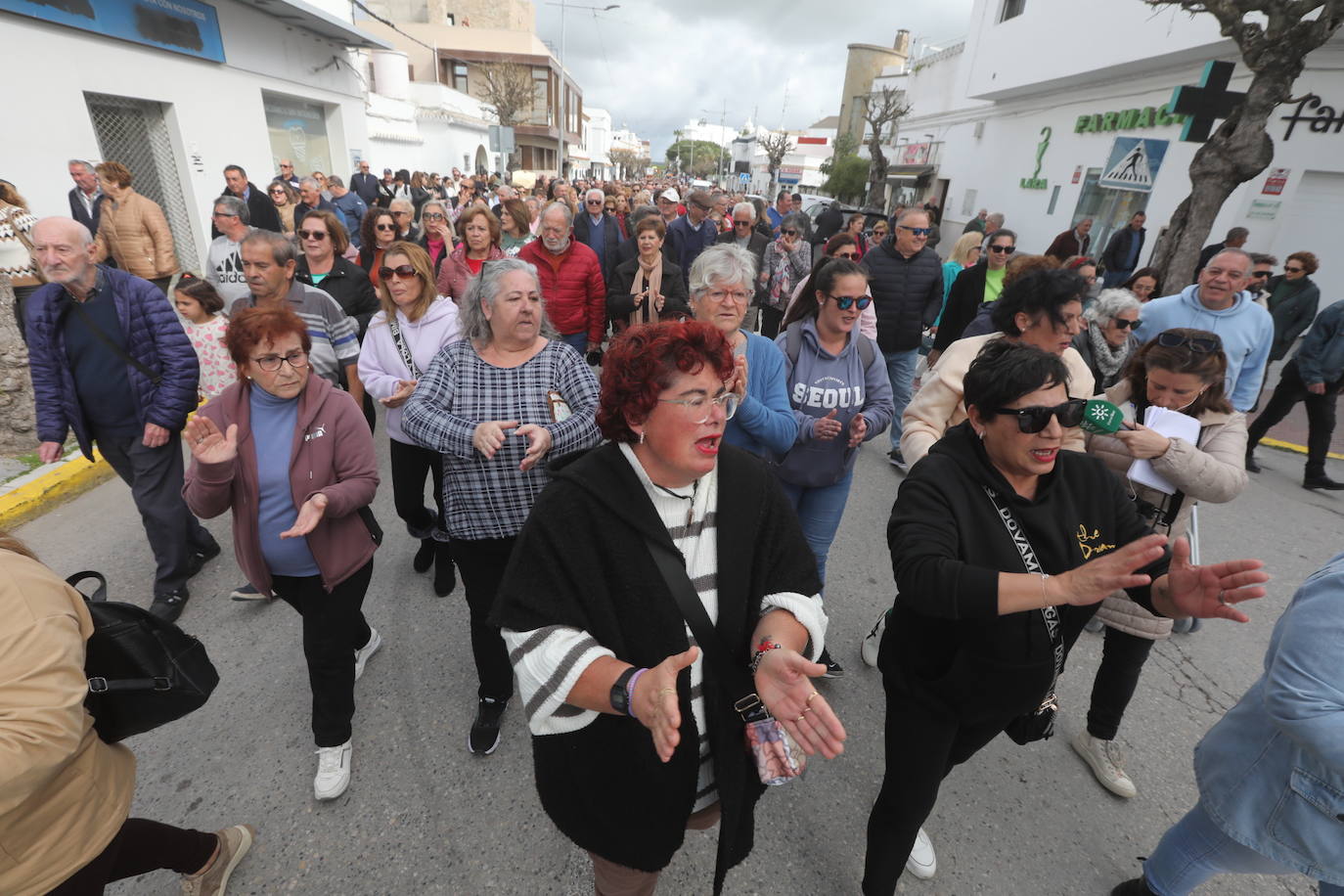 Fotos: Barbate se echa a la calle