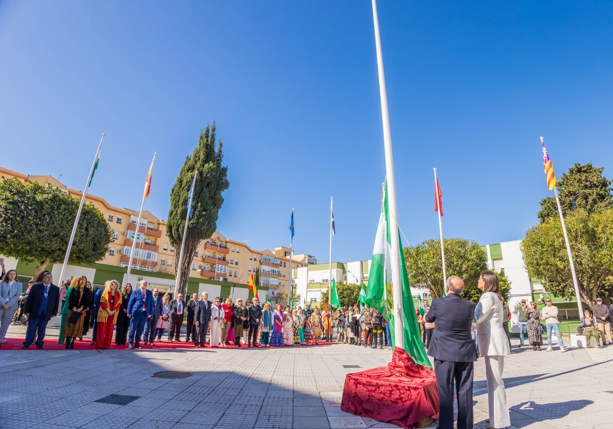 Izado de bandera en San Fernando