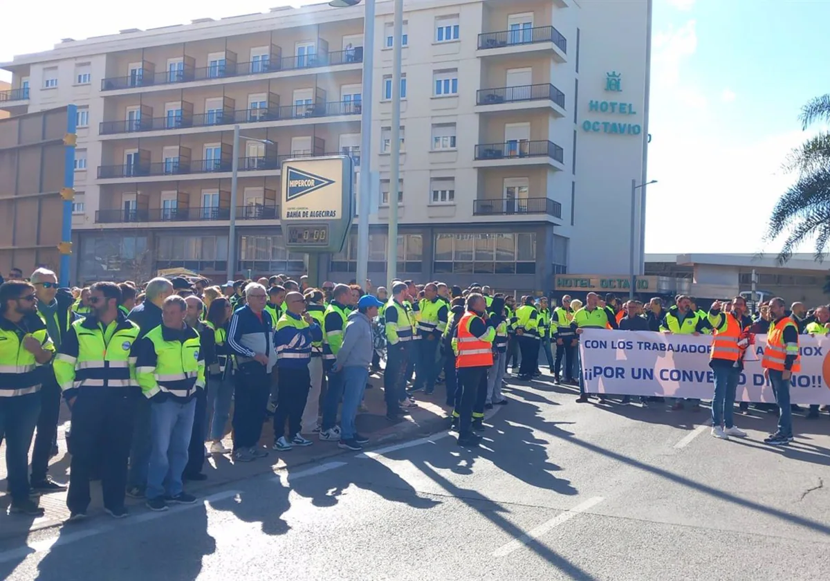 Trabajadores de Acerinox en la manifestación de Algeciras.