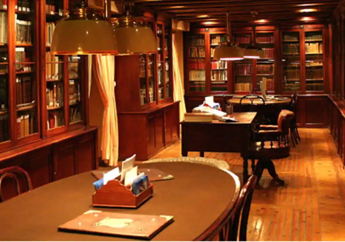 Los fondos documentales que se encuentran en la biblioteca del Casino Gaditano.