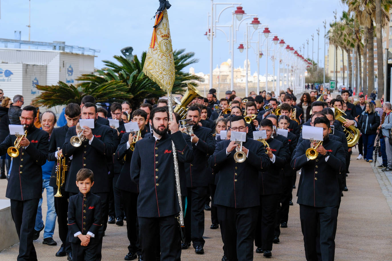 Fotos: Concierto «Tramos de cuaresma» del Bando de la Agrupación Musical Polillas Cádiz