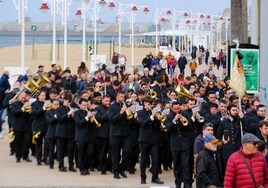 Fotos: Concierto «Tramos de cuaresma» del Bando de la Agrupación Musical Polillas Cádiz