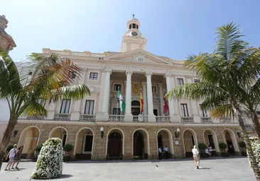 El Ayuntamiento de Cádiz decreta tres días de luto por el fallecimiento del ex alcalde de la ciudad Carlos Díaz