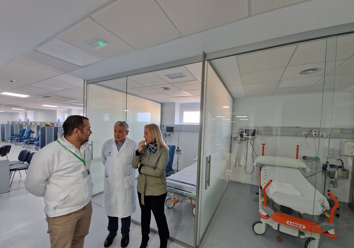 Visita de Eva Pajares al hospital de San Carlos