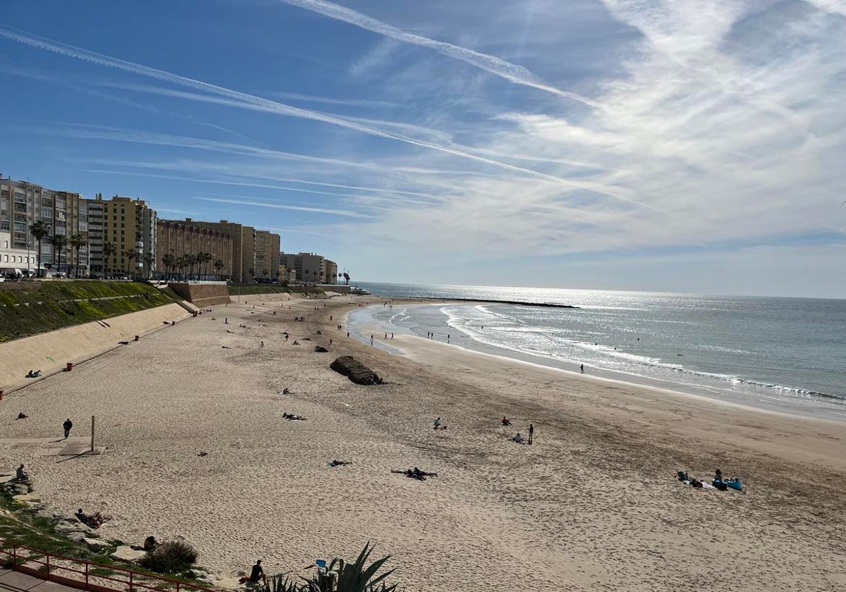 La playa de Santa María del Mar de la capital gaditana