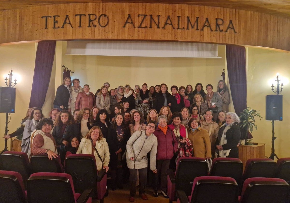 Más de 100 mujeres de la sierra celebran un encuentro en Benaocaz para celebrar la igualdad real