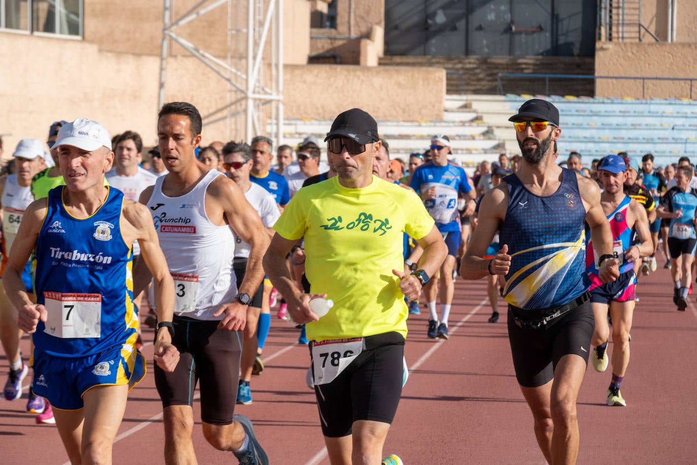 Las imágenes de la Media Maratón Bahía de Cádiz 2024