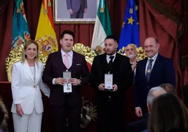 Vídeo: Andy y Lucas cantan a Andalucía tras recibir la Medalla de la Provincia de Cádiz
