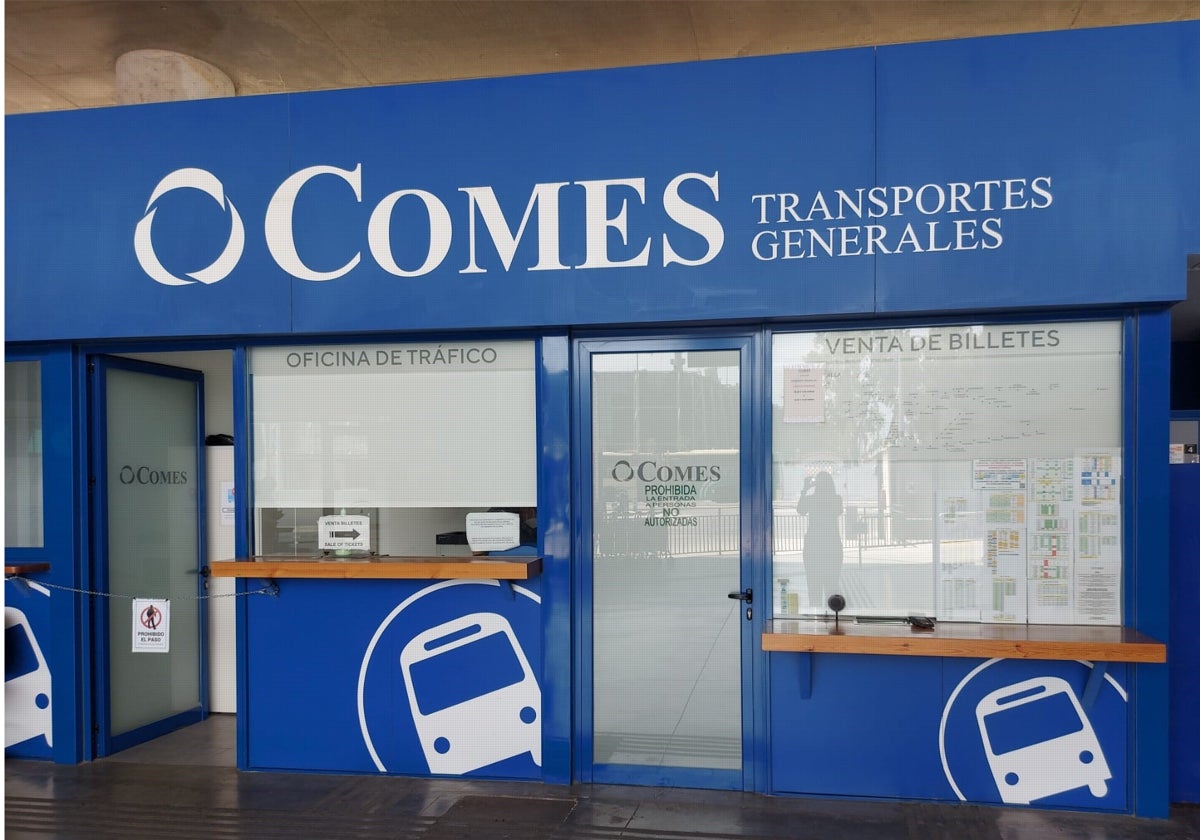 Taquillas de Transportes Comes en la estación de autobuses