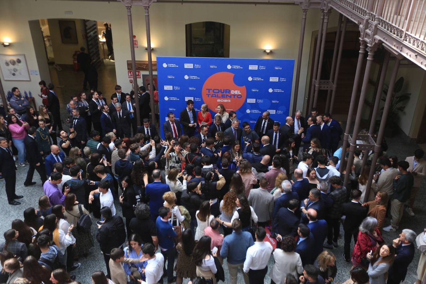 Fotos: El Rey visita Cádiz con motivo del Premio Princesa de Girona