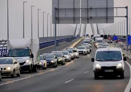 El Ayuntamiento de Cádiz hace un  balance positivo del plan de tráfico tras el cierre del puente Carranza