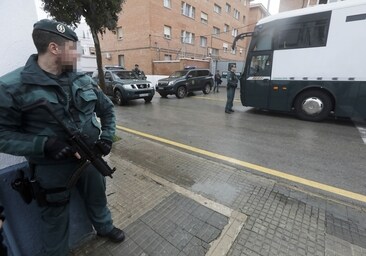 Guardias civiles ven «como una broma» el último anuncio de treinta agentes más en toda la provincia de Cádiz para luchar contra el narco
