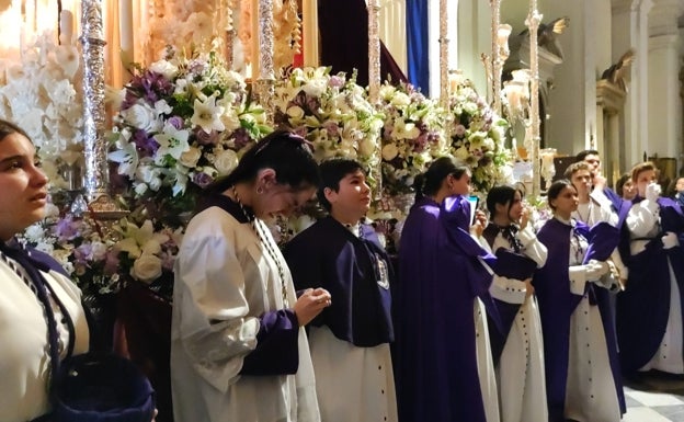 Humildad para un Nazareno en una negra tarde de Jueves Santo en El Puerto